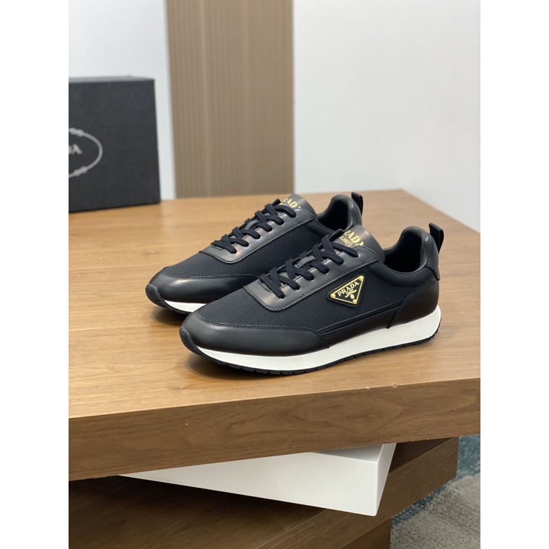 Pra*a casual shoes